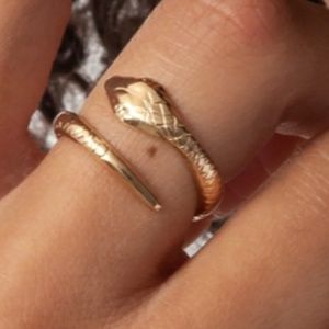 NWOT COBRA RING Miranda Frye